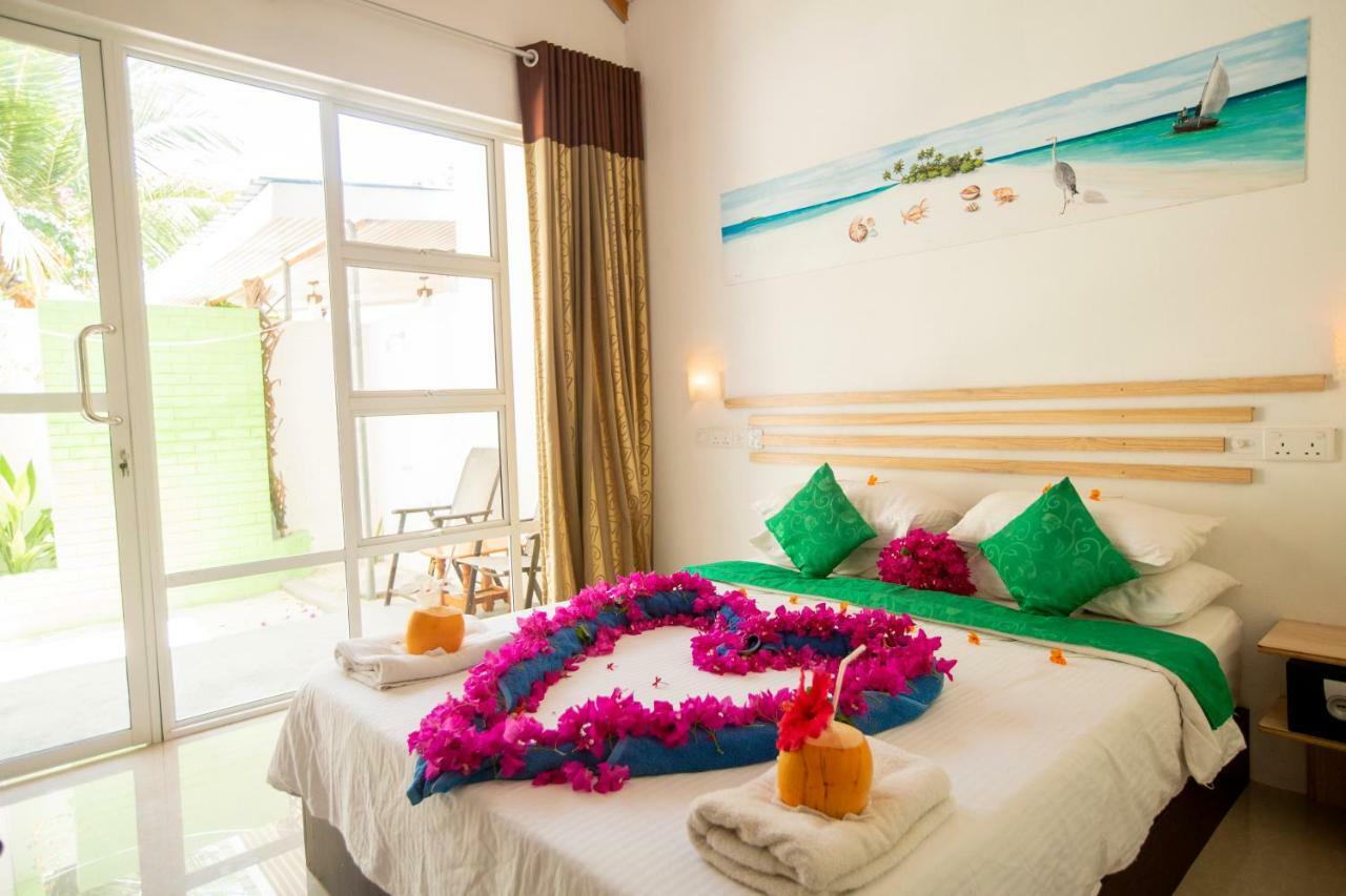Palm Garden Hotel Thoddoo Bagian luar foto